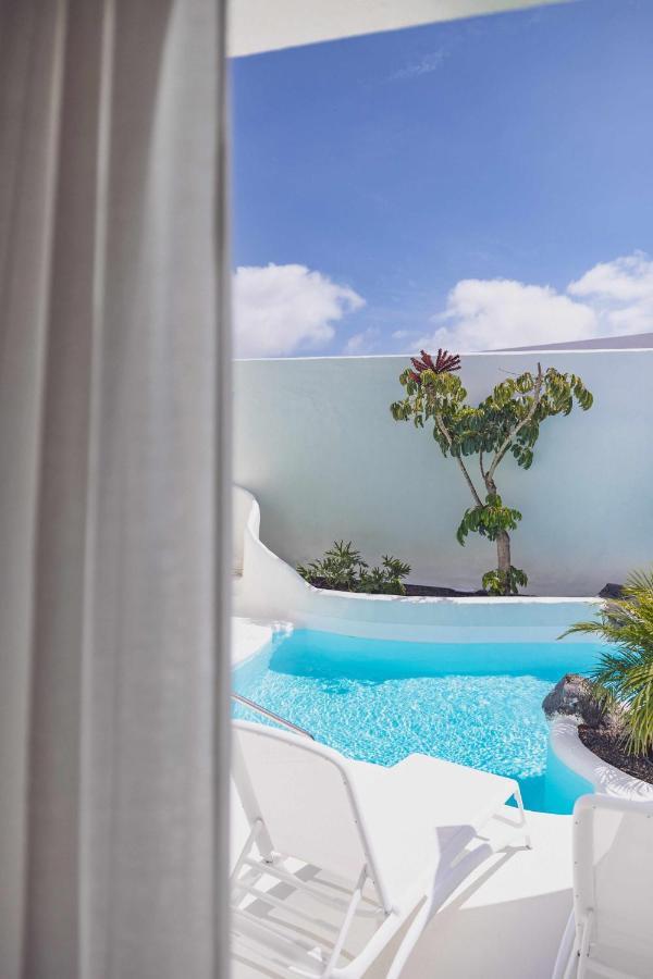 Villa Tiguaro Piscina Climat Jacuzzy Ac Villa 9 12 Corralejo Exterior photo
